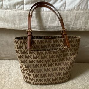Michael Kors Tote!